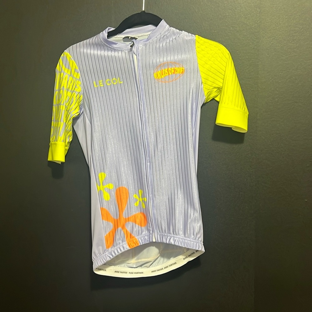 Le Col woman’s small bike jersey